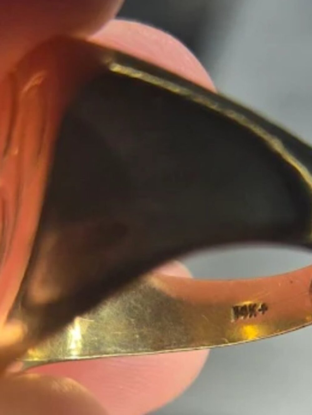 Vintage SZ 8 14k Yellow Gold 14.59G Initial Signet Ring - Picture 8 of 9